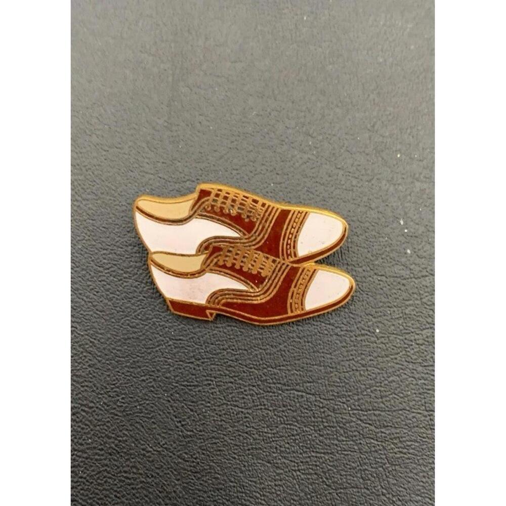 The Shoes Vintage 70's Elektra Records Enamel Metal Promo Lapel Pin Brooch Badge